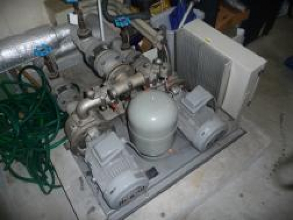 給水加圧ポンプユニット取り替え工事